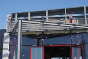 montaggio di pensilina in centro commerciale in provincia di milano
